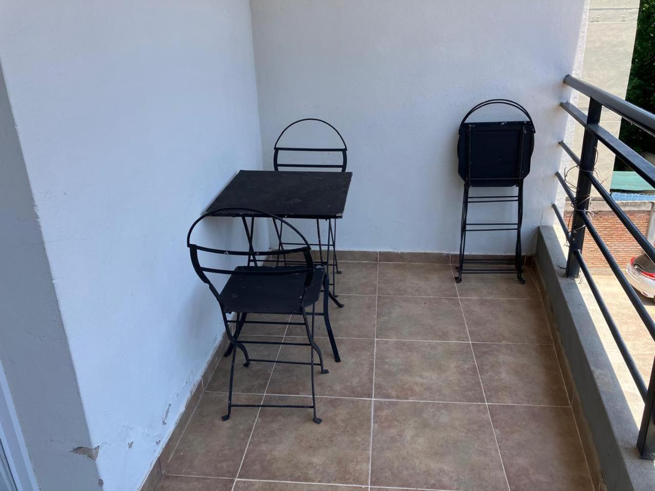 Departamento En Pleno Centro De *